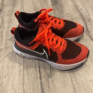 Nike Flyknit Sneakers